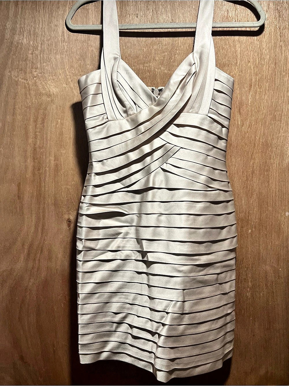 BCBGMAXAZRIA Striped Mini Dress in Beige/champagne Size 4  Like New